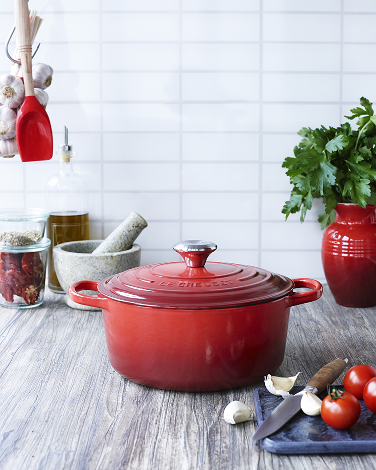 R&oslash;d st&oslash;pejernsgryte fra Le Creuset