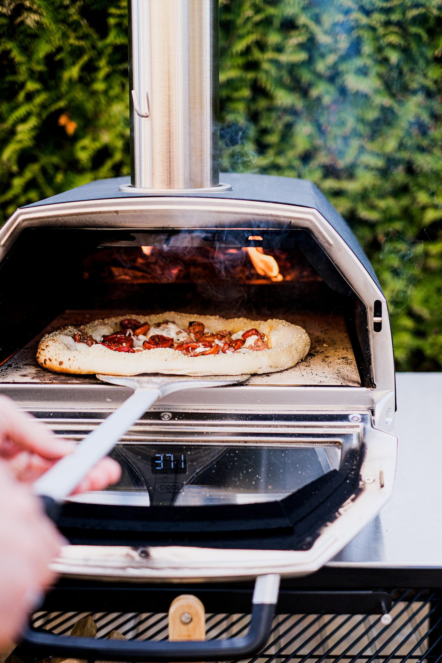 Pizza stekes i Ooni pizzaovn