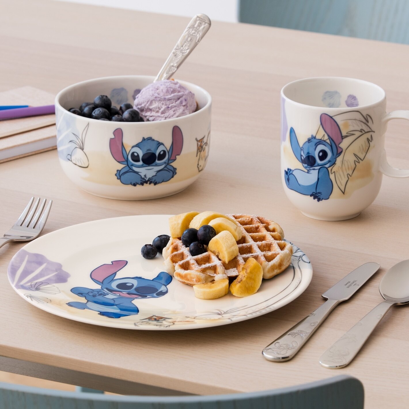 Barneservise med Stitch-motiv