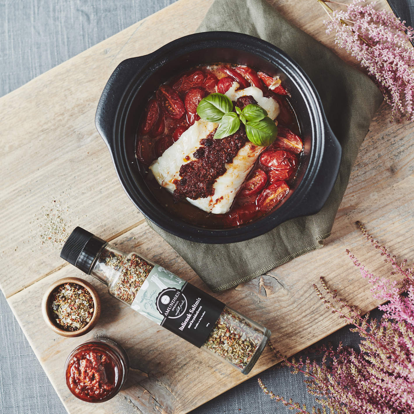 Amundsen Spesial - Ovnsbakt torsk med rød pesto