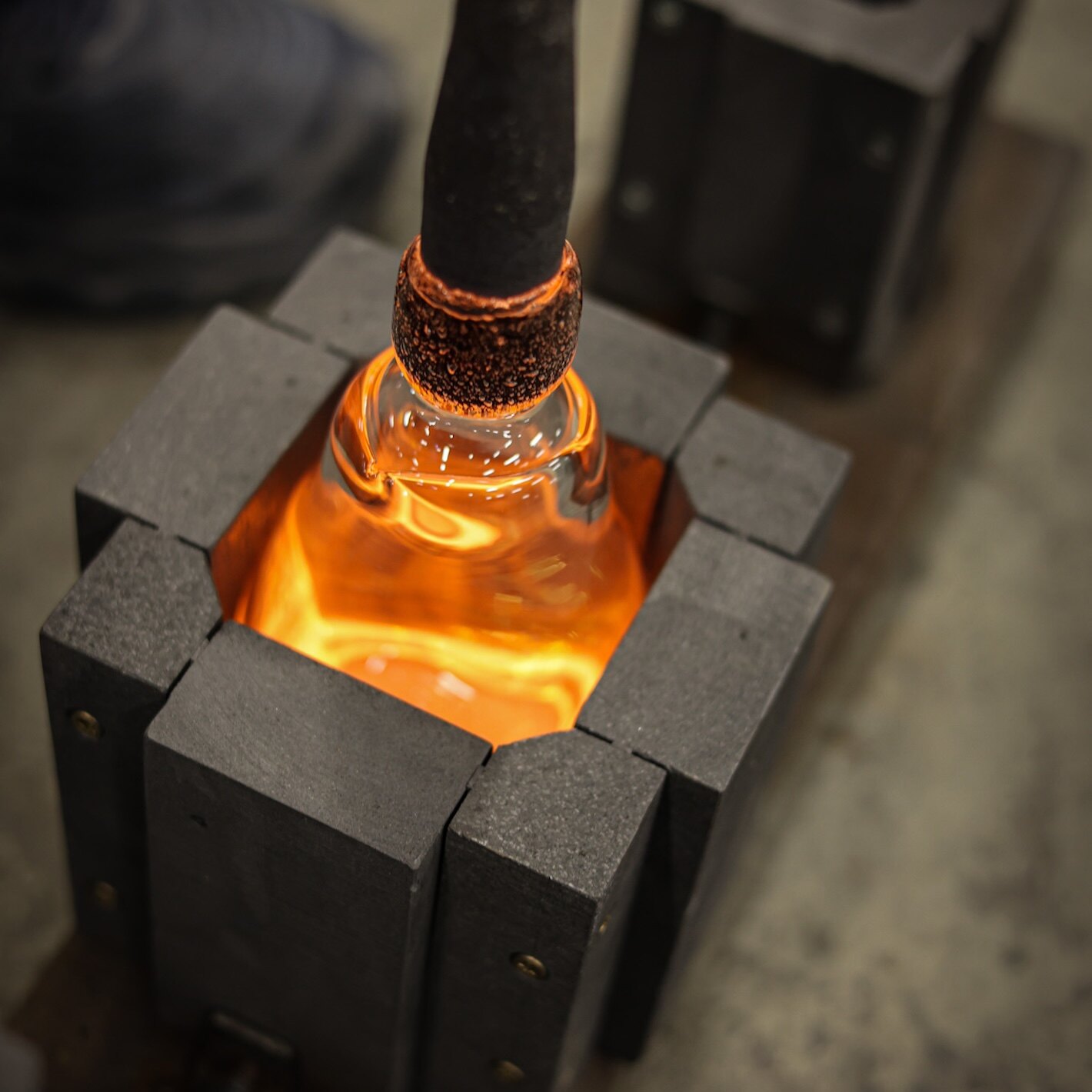 Magnor Glassverk fyller 130 år - halv