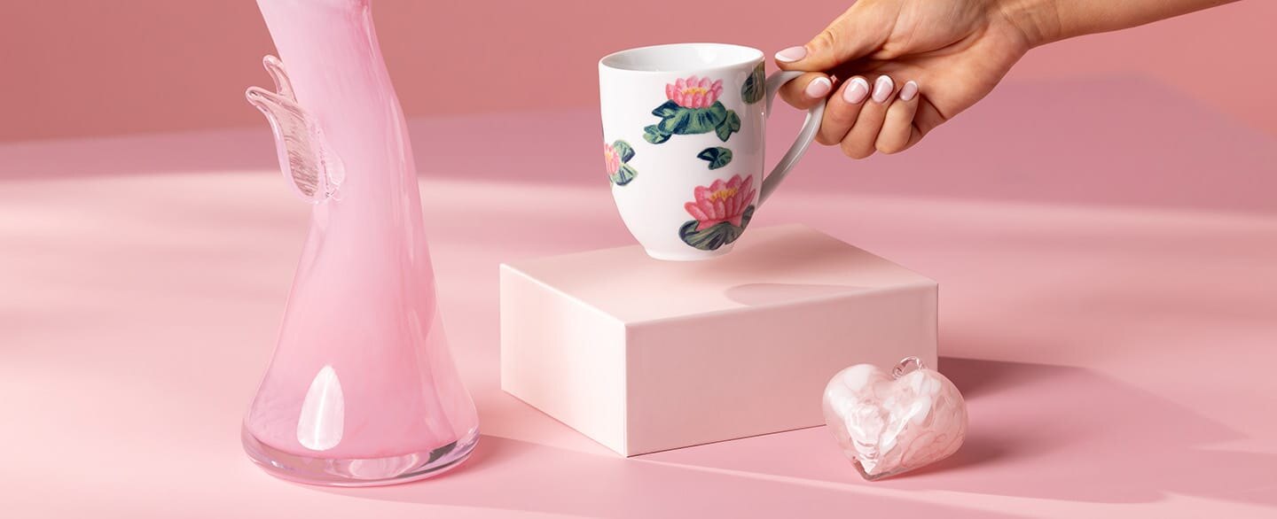 Rosa sløyfe-produkter designet av Maud Angelica Behn for Magnor.
