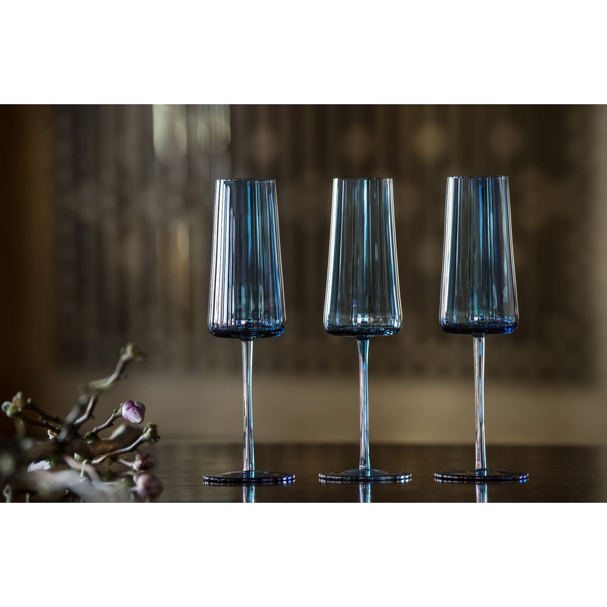 Magnor Tokyo Wine champagneglass 30 cl blå lyster